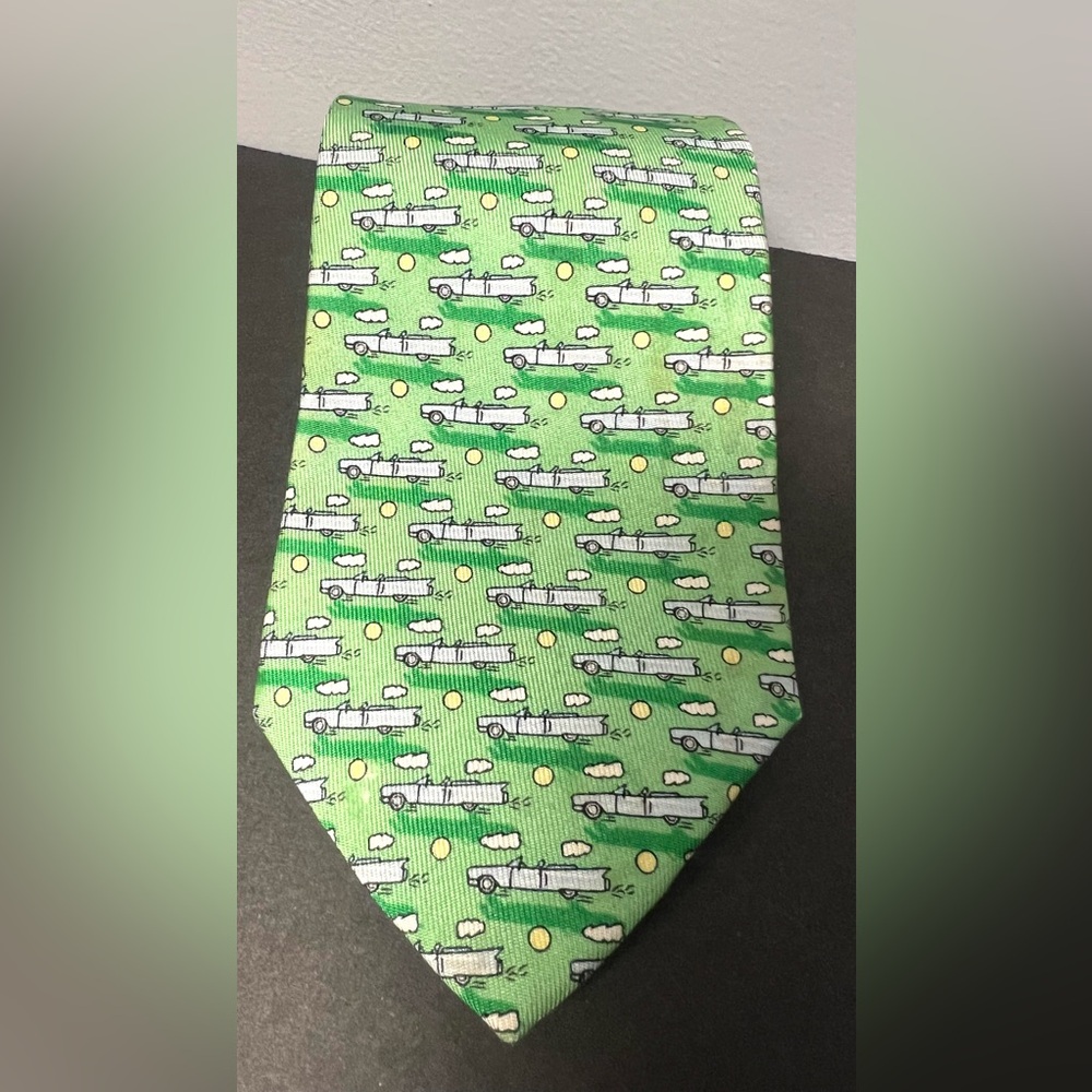 Vineyard Vines- Green - Car:Convertible, Pre-Owned, Few discoloration marks